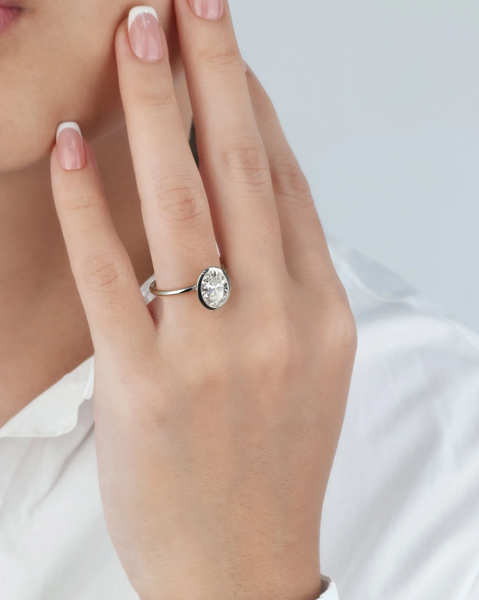 Sophia丨2CT Oval Cut Lab-Grown Diamond Bezel Engagement Ring in 14K Gold/Platinum - Image 11
