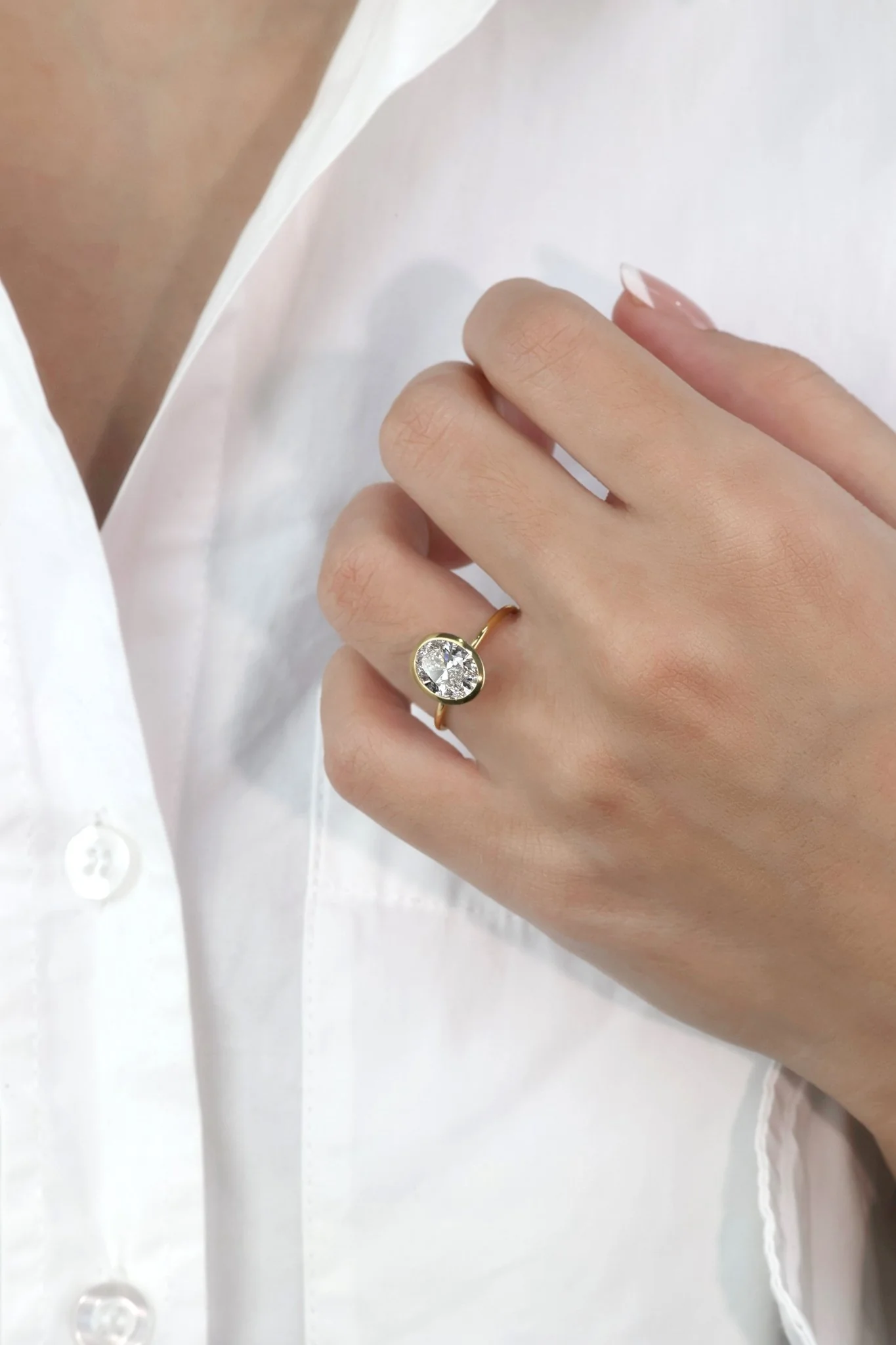 Sophia丨3CT Oval Cut Lab-Grown Diamond Bezel Engagement Ring in 14K Gold/Platinum - Image 3