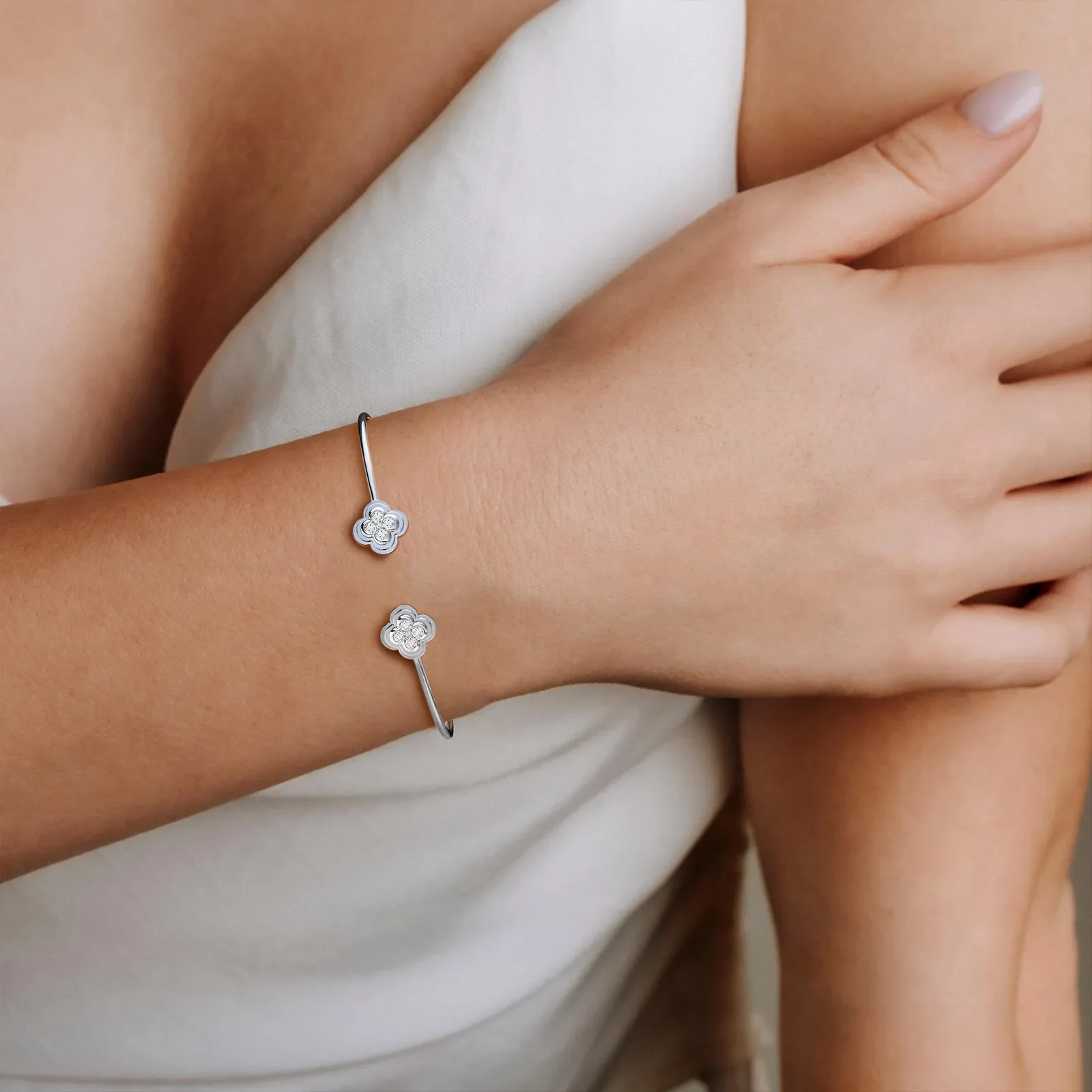 Lab Grown Diamond Bangle Bracelet With Clover Design - Image 8