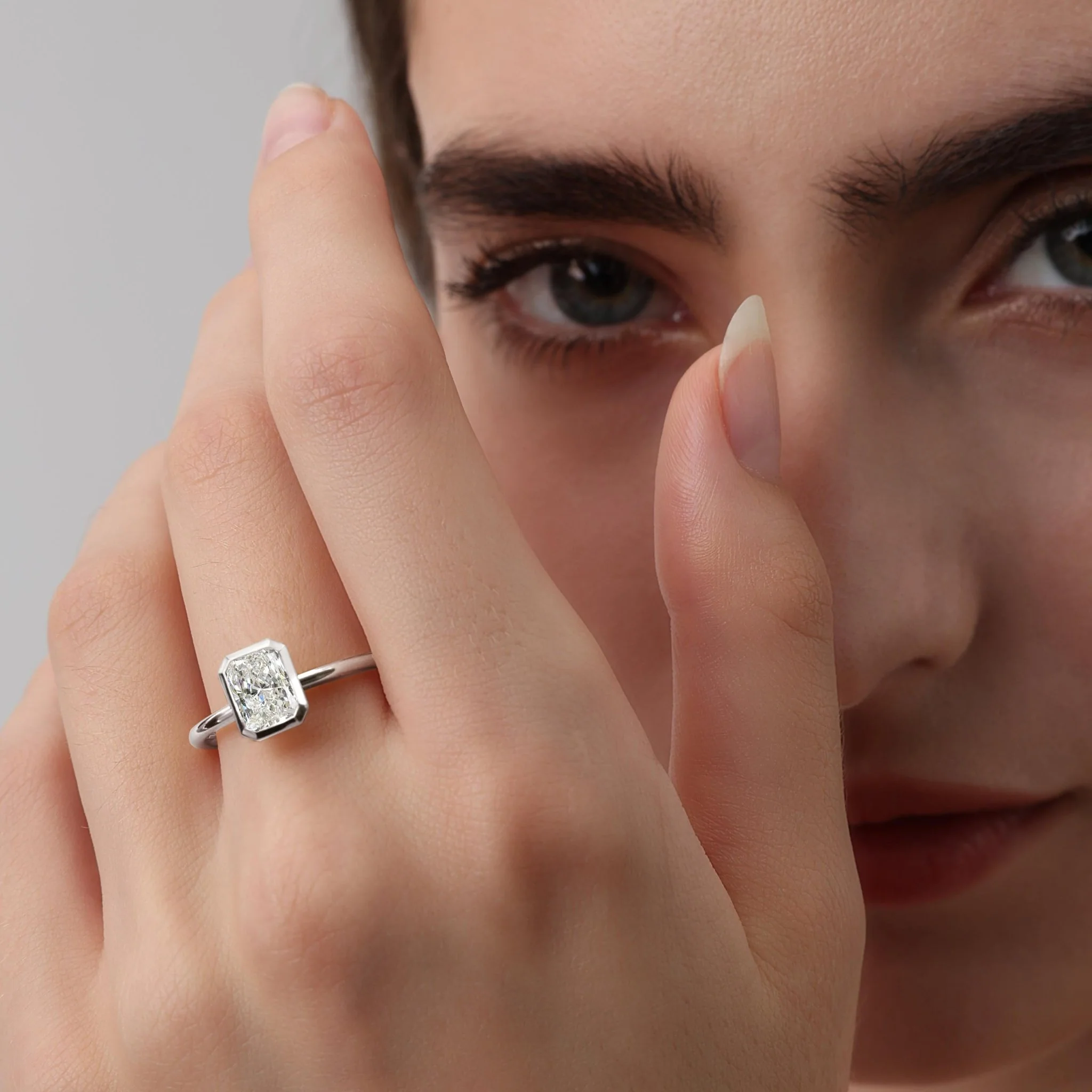 Nyla丨14K Solid Gold 1CT Solitaire Lab-Grown Diamond Bezel Engagement Ring - Image 11
