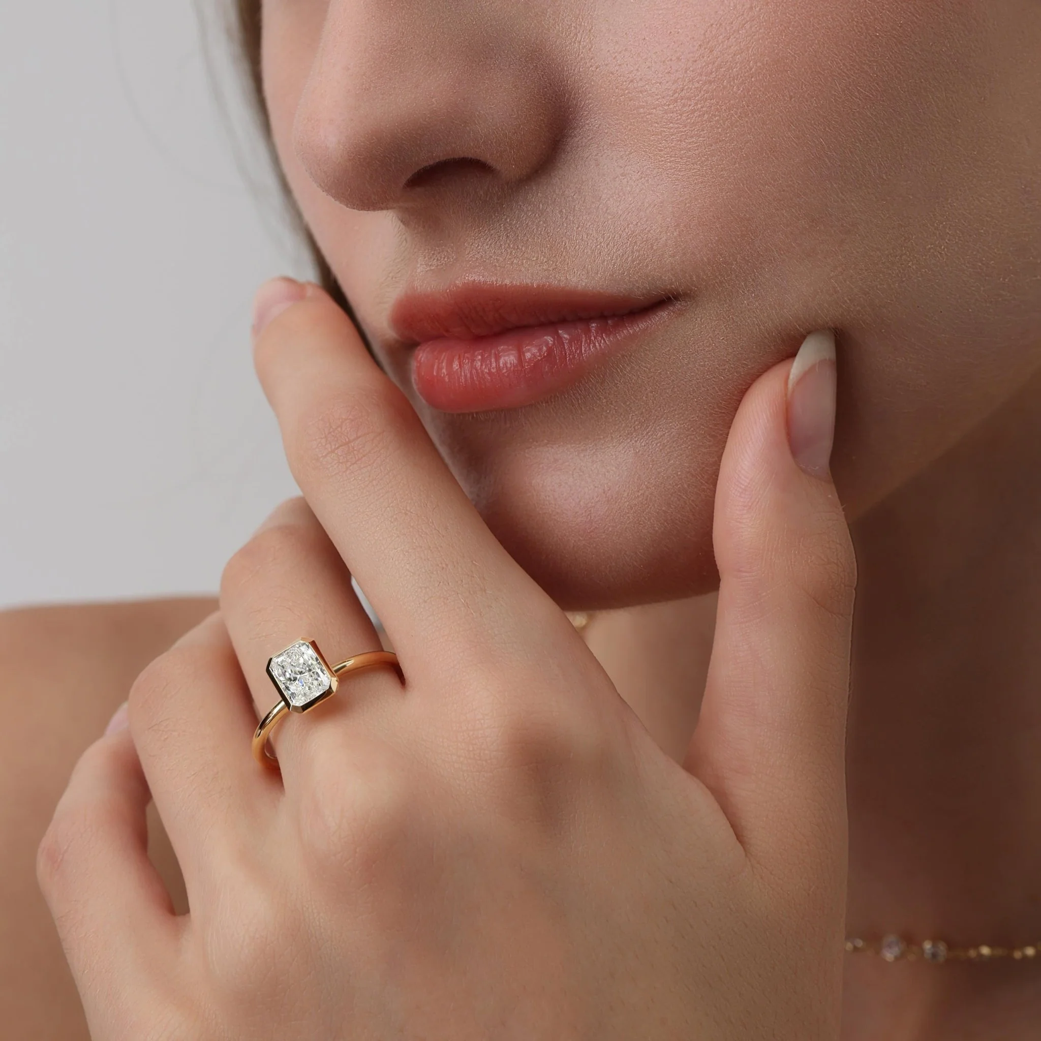 Nyla丨14K Solid Gold 1CT Solitaire Lab-Grown Diamond Bezel Engagement Ring - Image 2
