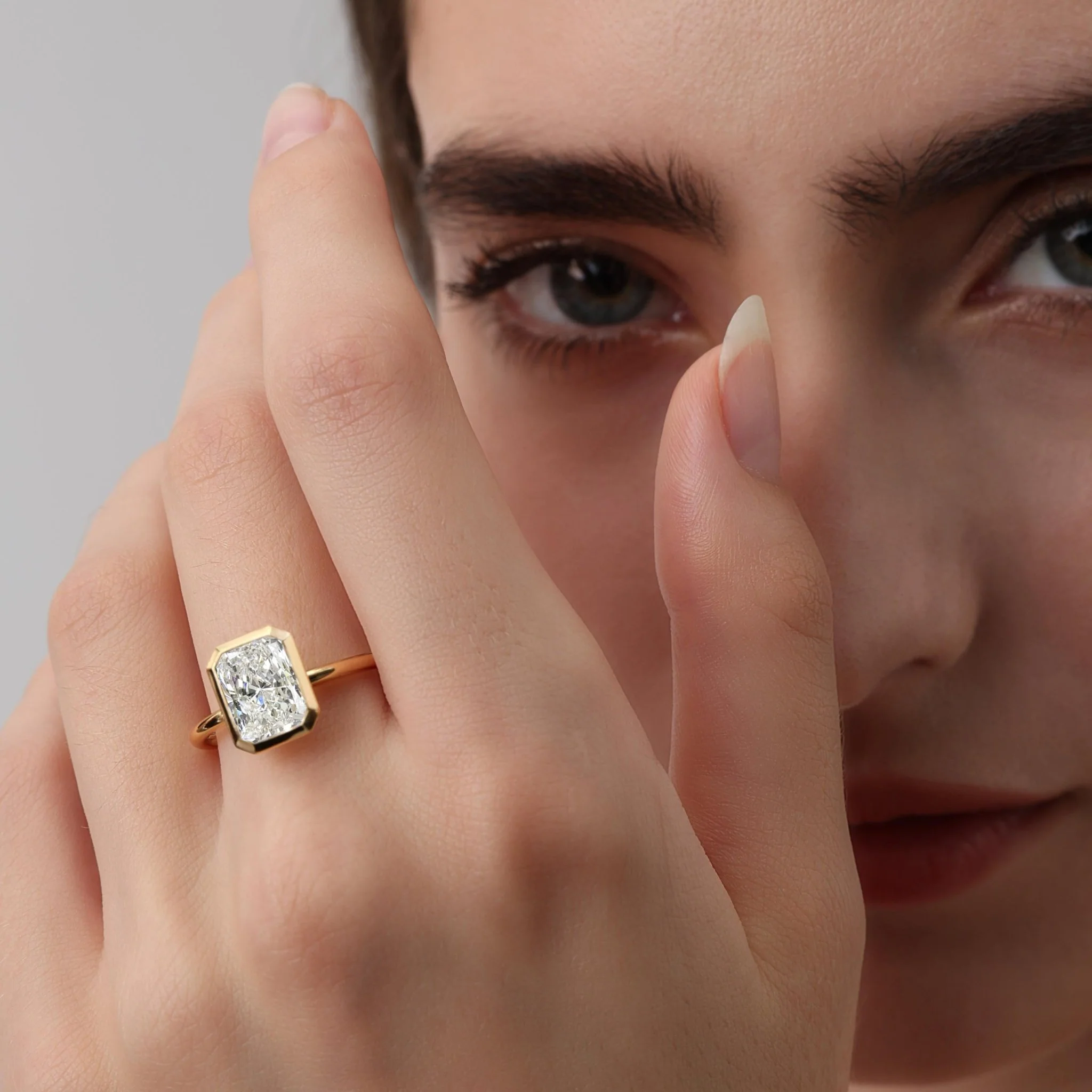 Nyla丨14K Solid Gold 3CT Solitaire Lab-Grown Diamond Bezel Engagement Ring - Image 3