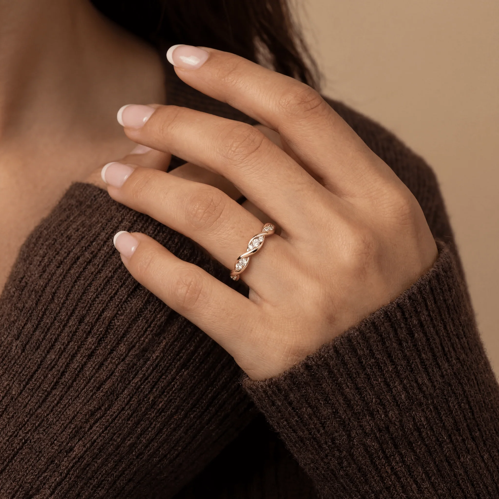 Round Lab-Grown Diamond Interwoven Band Ring in Sterling Silver - Image 11
